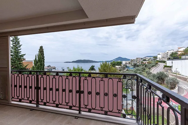 Moderne 2-Zimmer-Wohnung mit Panoramablick auf das Meer – Pržno, 68 m²